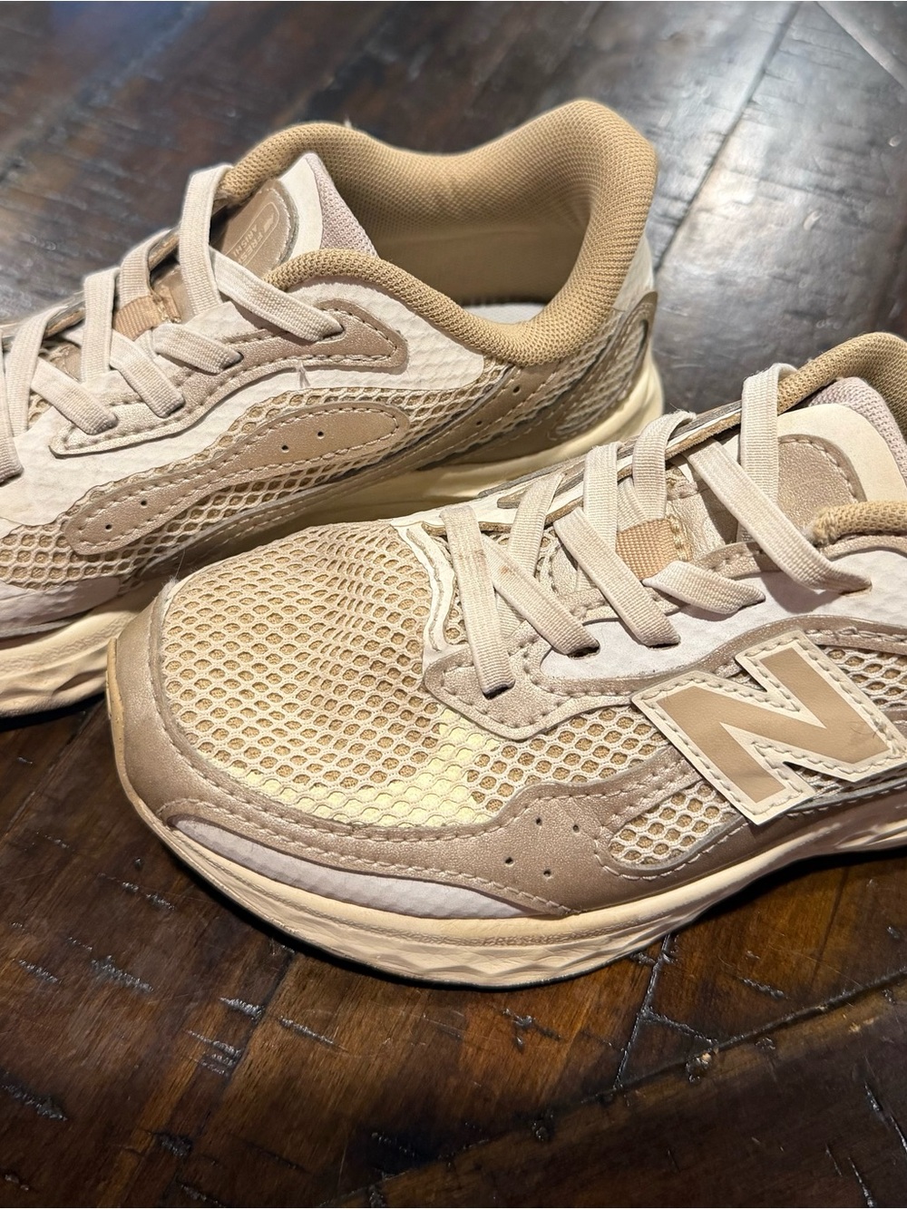 New Balance extra wide Kids Neutral Beige Mesh Sneakers